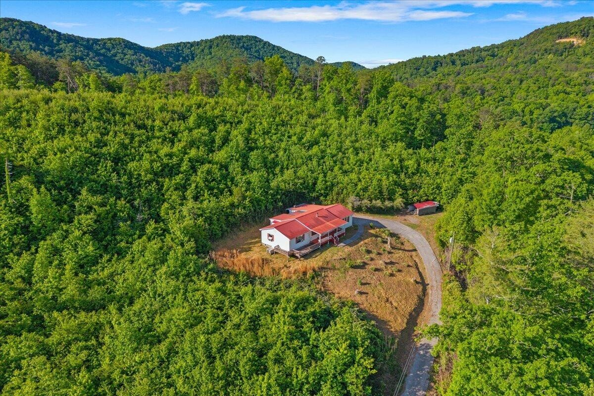 5673 Highway 360 Tellico Plains TN 37385