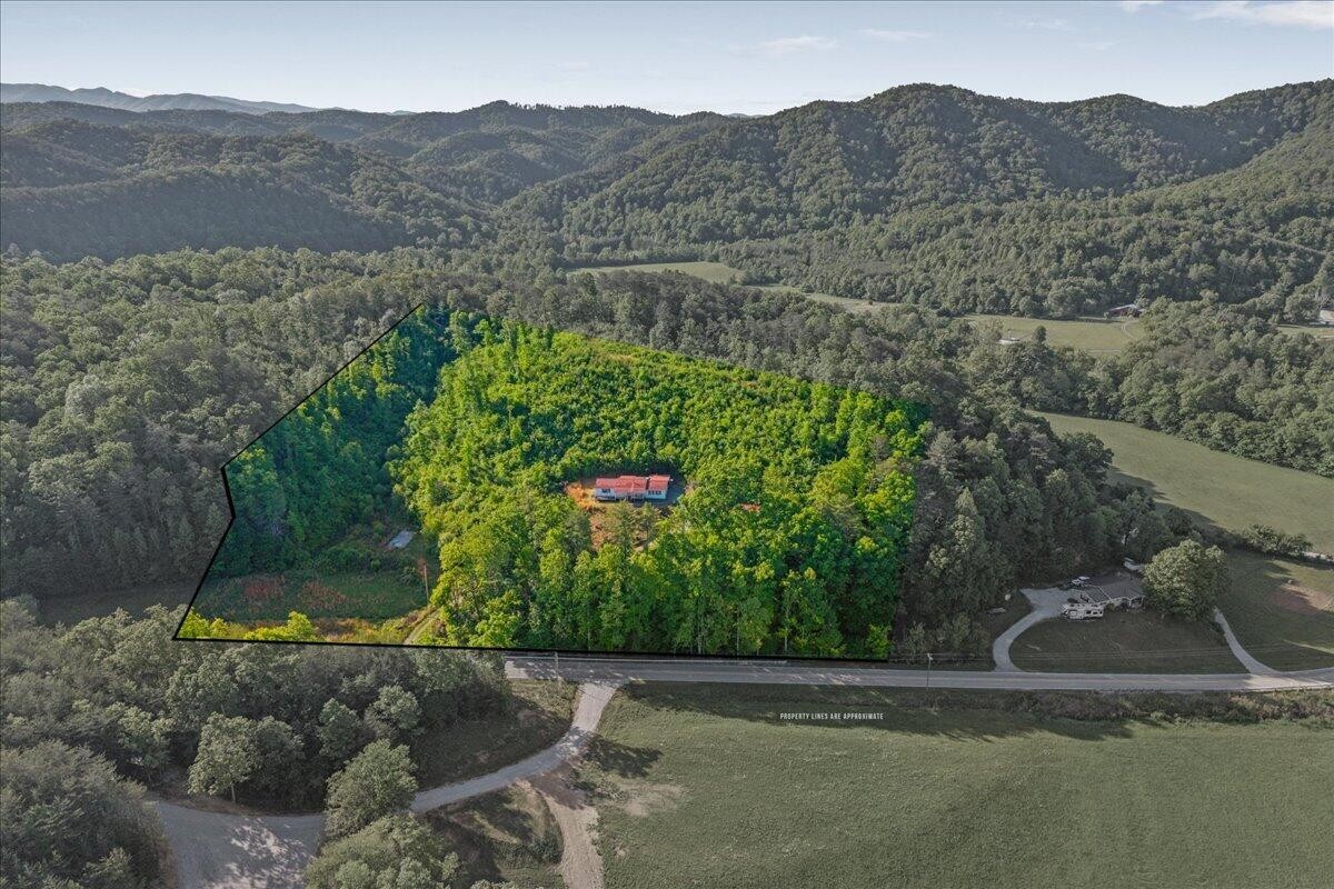 5673 Highway 360 Tellico Plains TN 37385