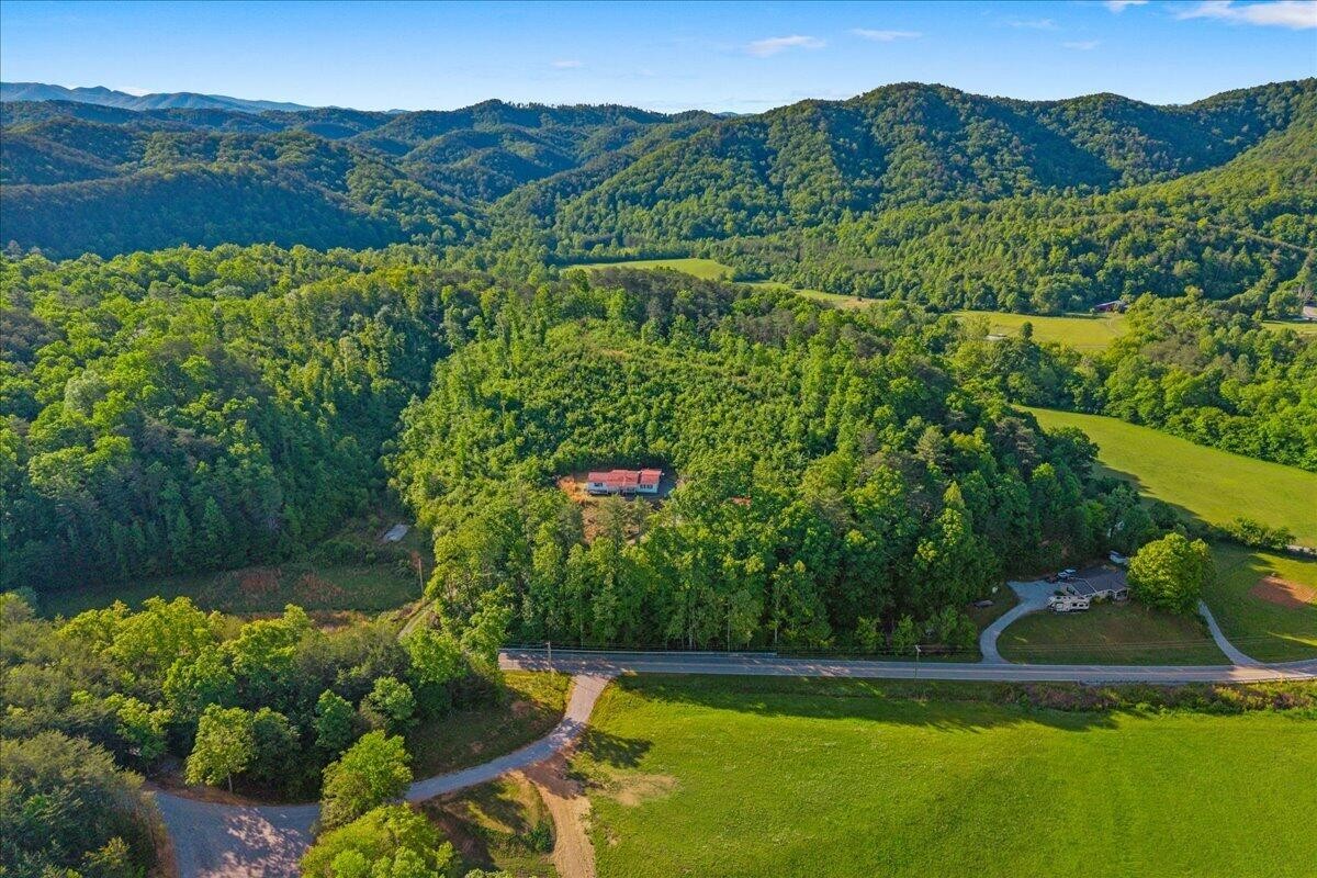 5673 Highway 360 Tellico Plains TN 37385