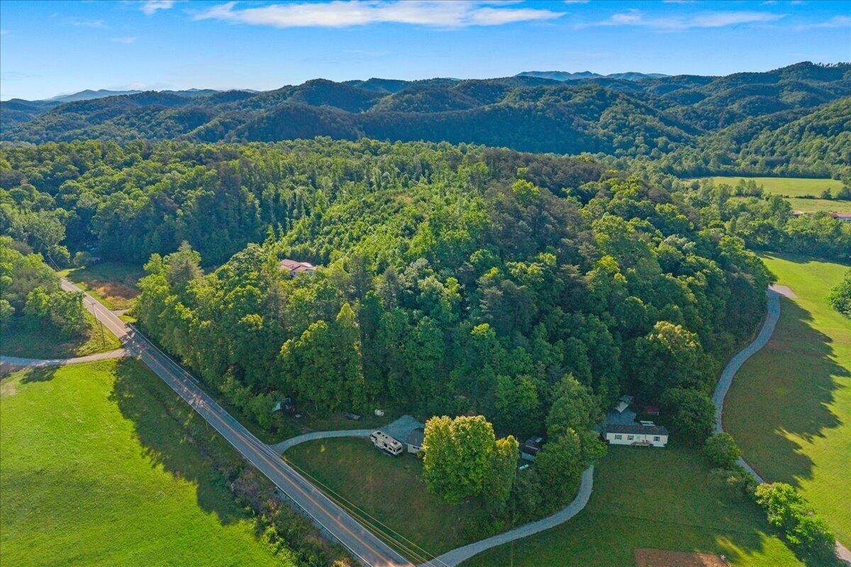 5673 Highway 360 Tellico Plains TN 37385