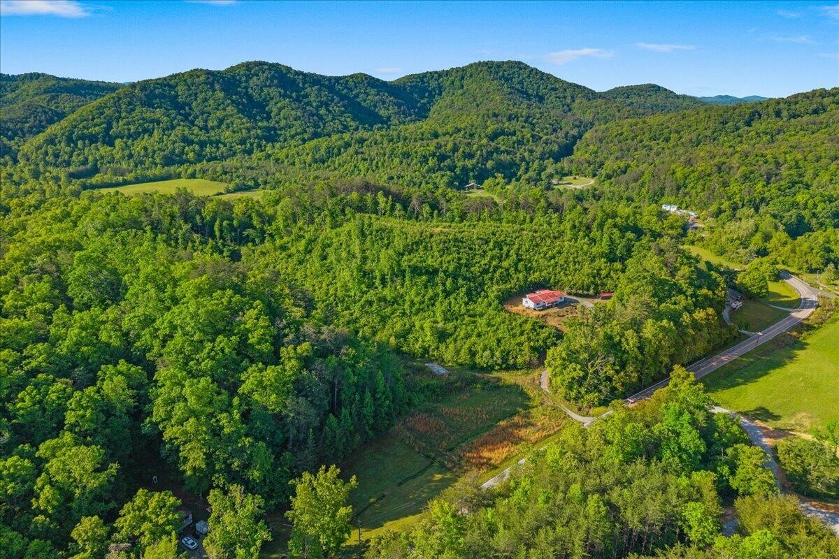 5673 Highway 360 Tellico Plains TN 37385