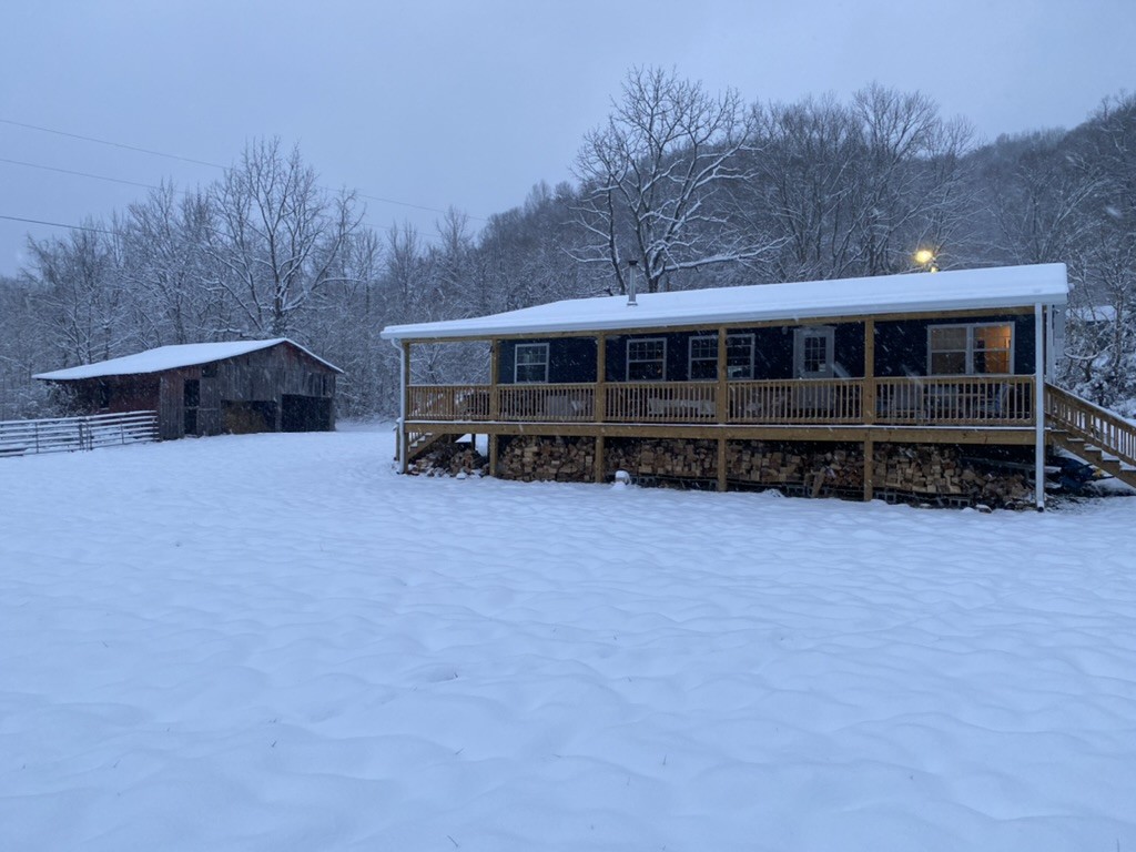 5930 Wet Mill Creek Road Celina TN 38551