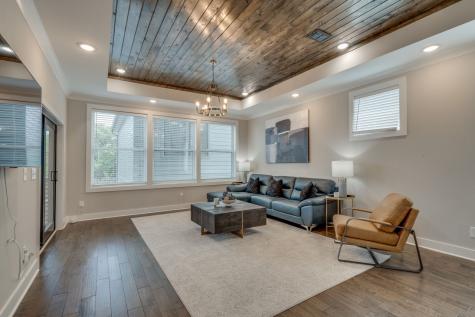 324 33rd Ave, N Nashville TN 37209