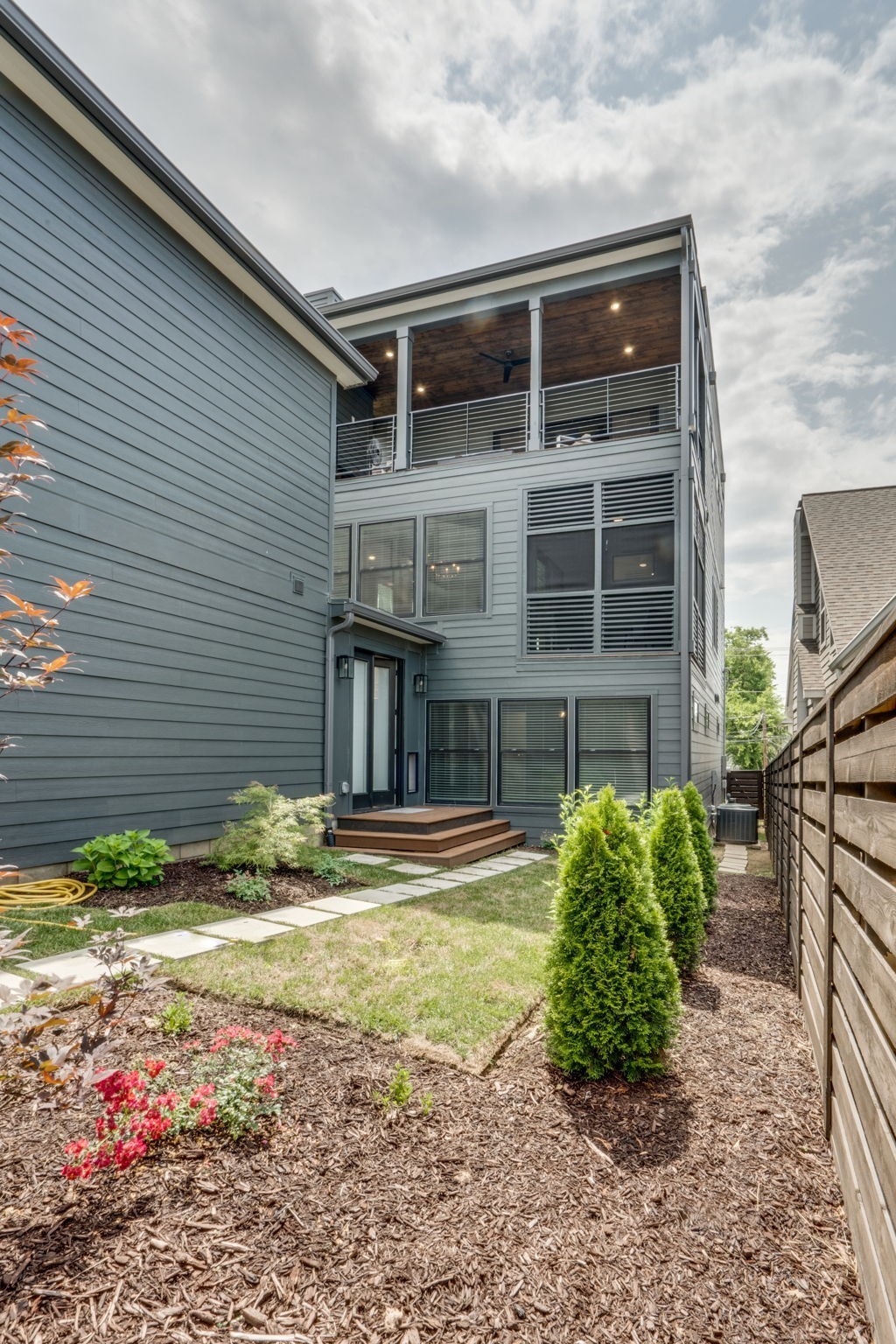 324 33rd Ave, N Nashville TN 37209