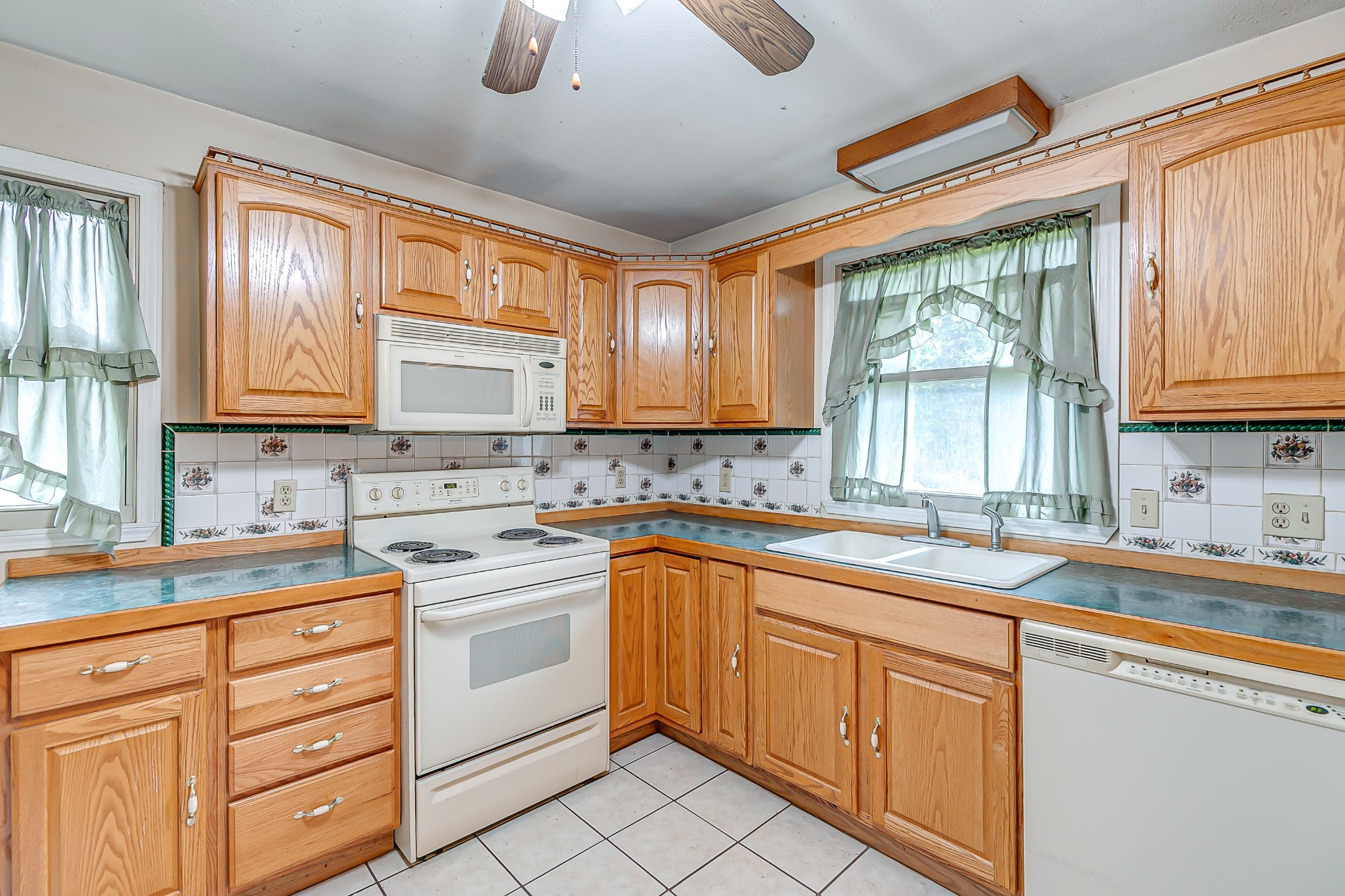 904 Cheairs Circle Columbia TN 38401