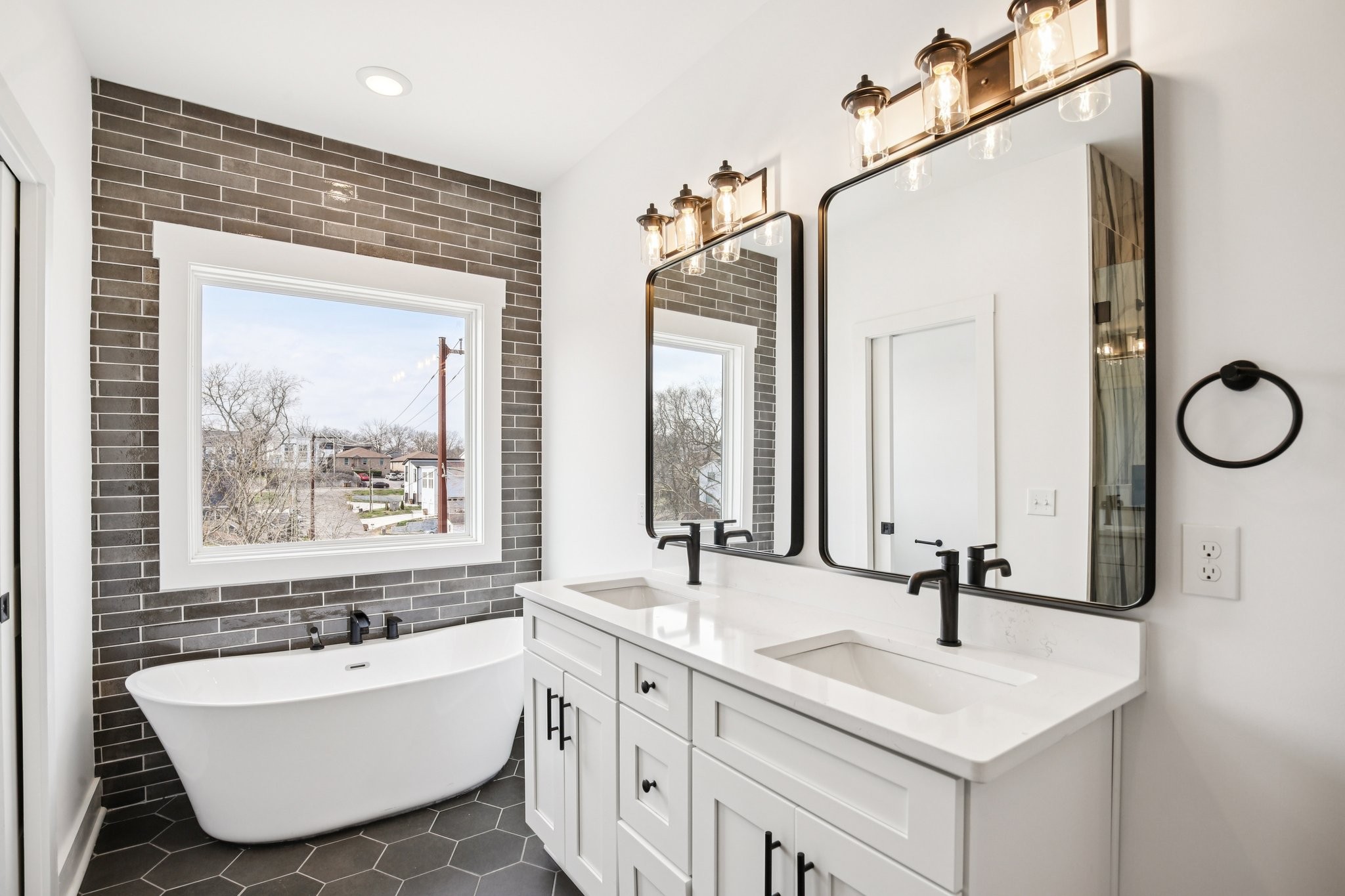 2213 18th Ave, N Nashville TN 37208