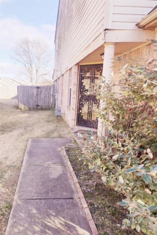 4316 Barry Meadows Cove Memphis TN 38125