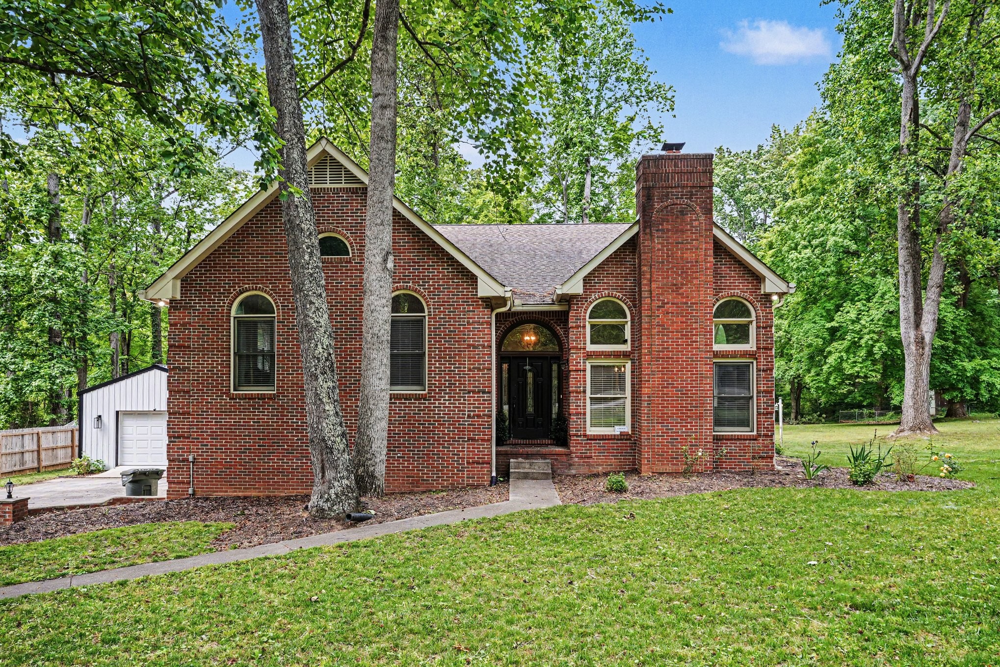 2202 Woodmont Drive Springfield TN 37172
