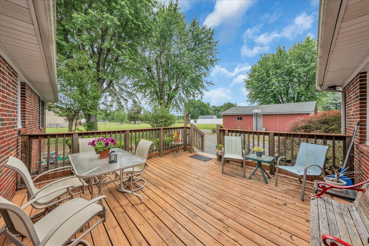 921 Dry Creek Road Smithville TN 37166