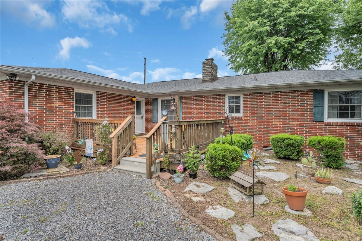 921 Dry Creek Road Smithville TN 37166