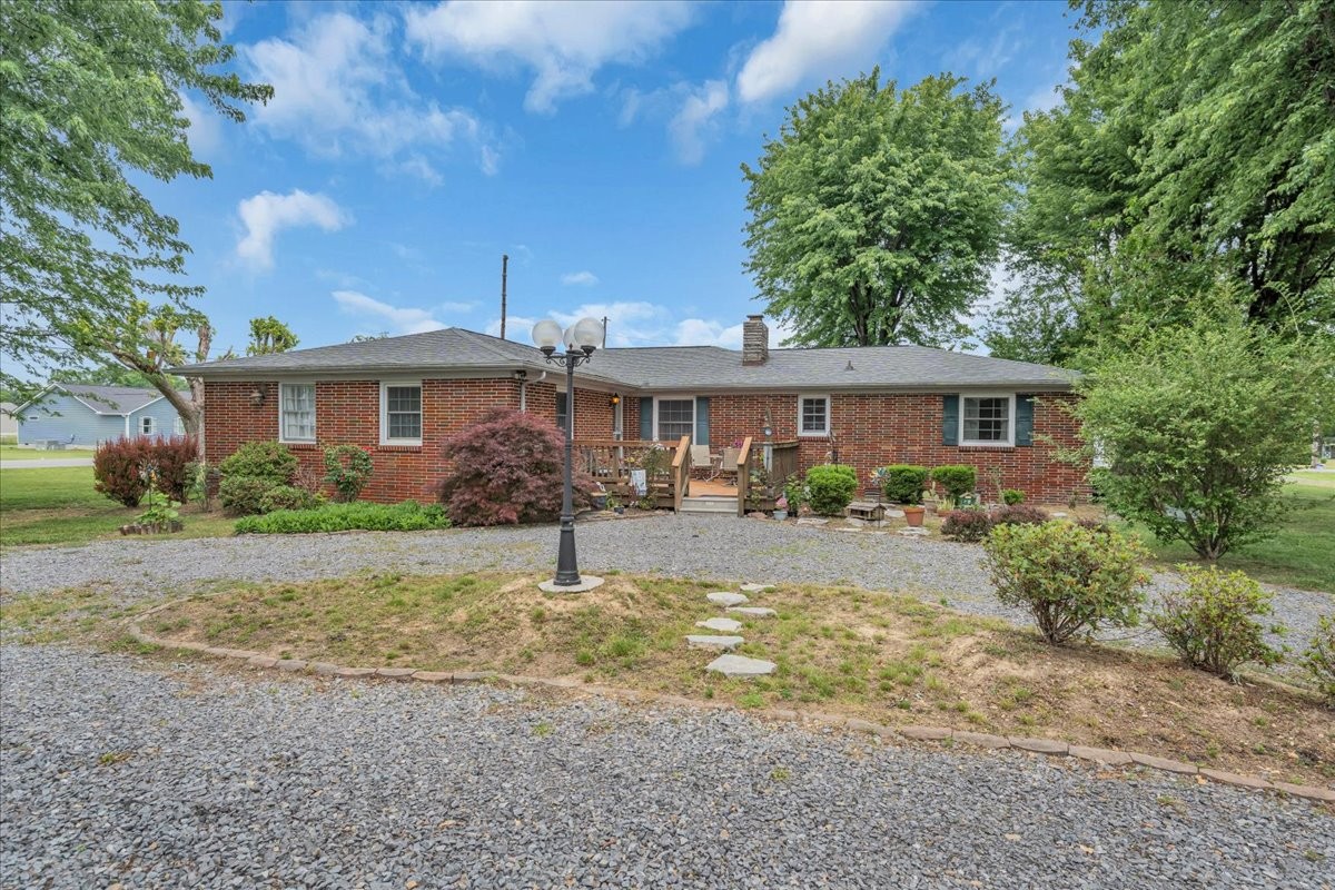 921 Dry Creek Road Smithville TN 37166