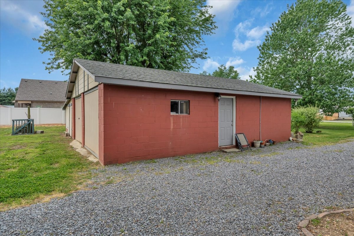 921 Dry Creek Road Smithville TN 37166