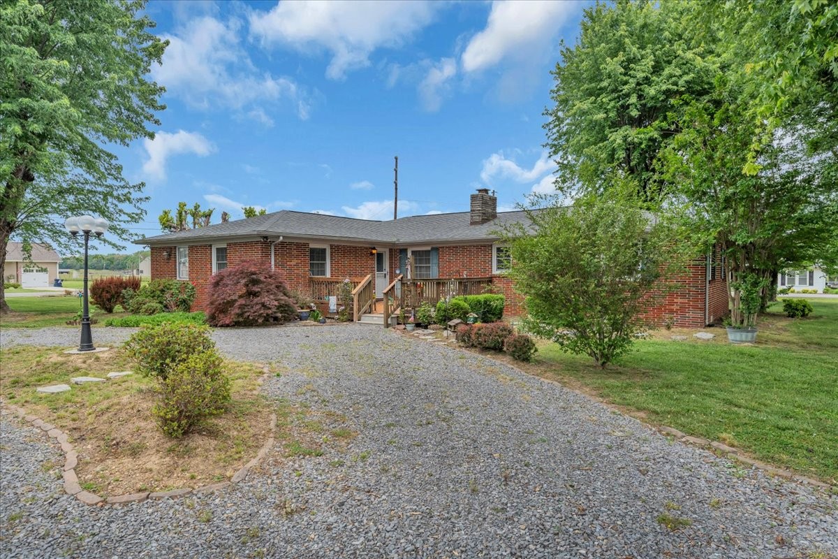 921 Dry Creek Road Smithville TN 37166