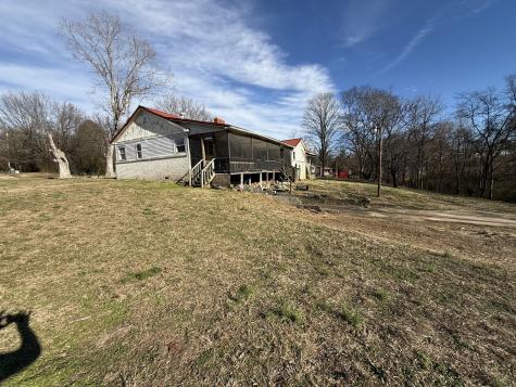 10861 Old Highway 52 Westmoreland TN 37186
