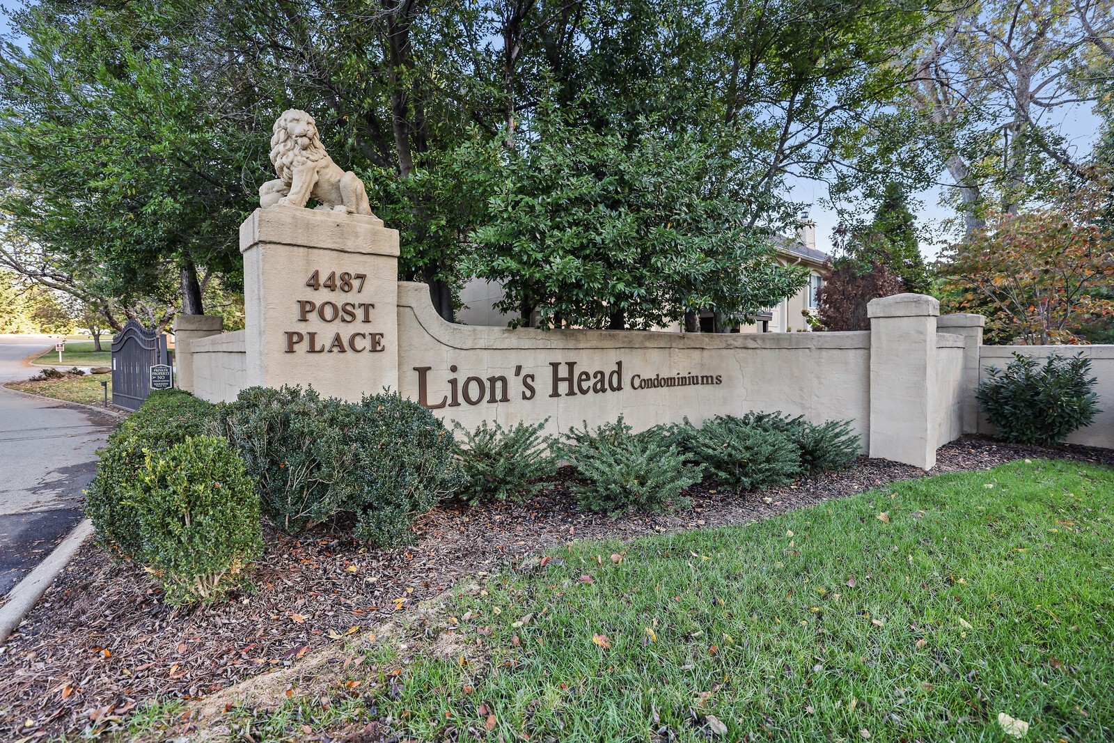 4487 Post Place Nashville TN 37205