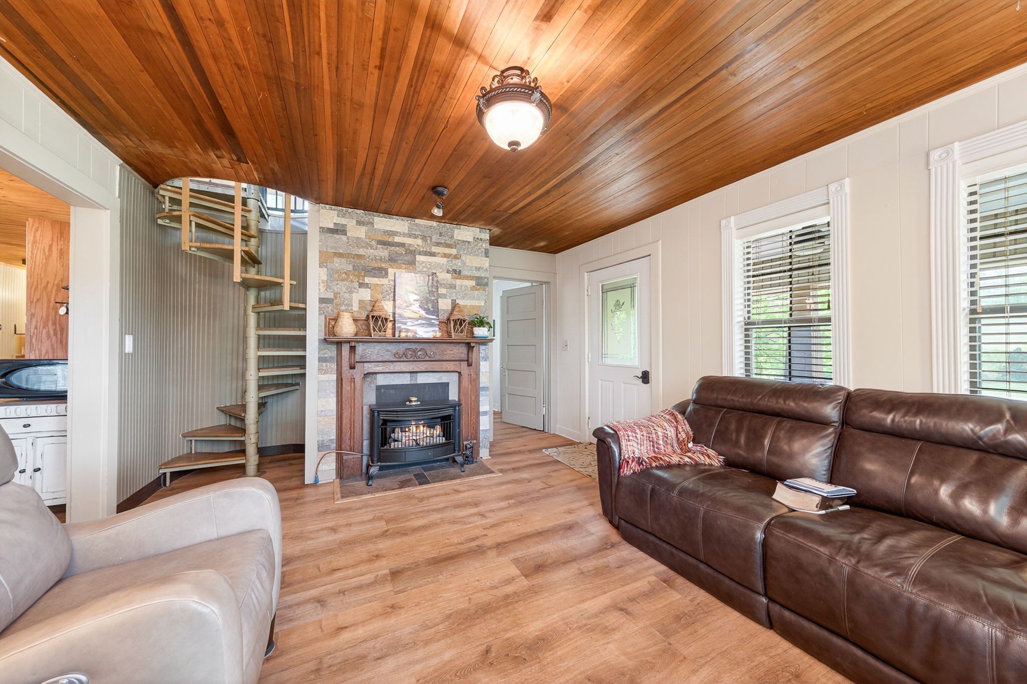7400 Franks Ferry Road Walling TN 38587