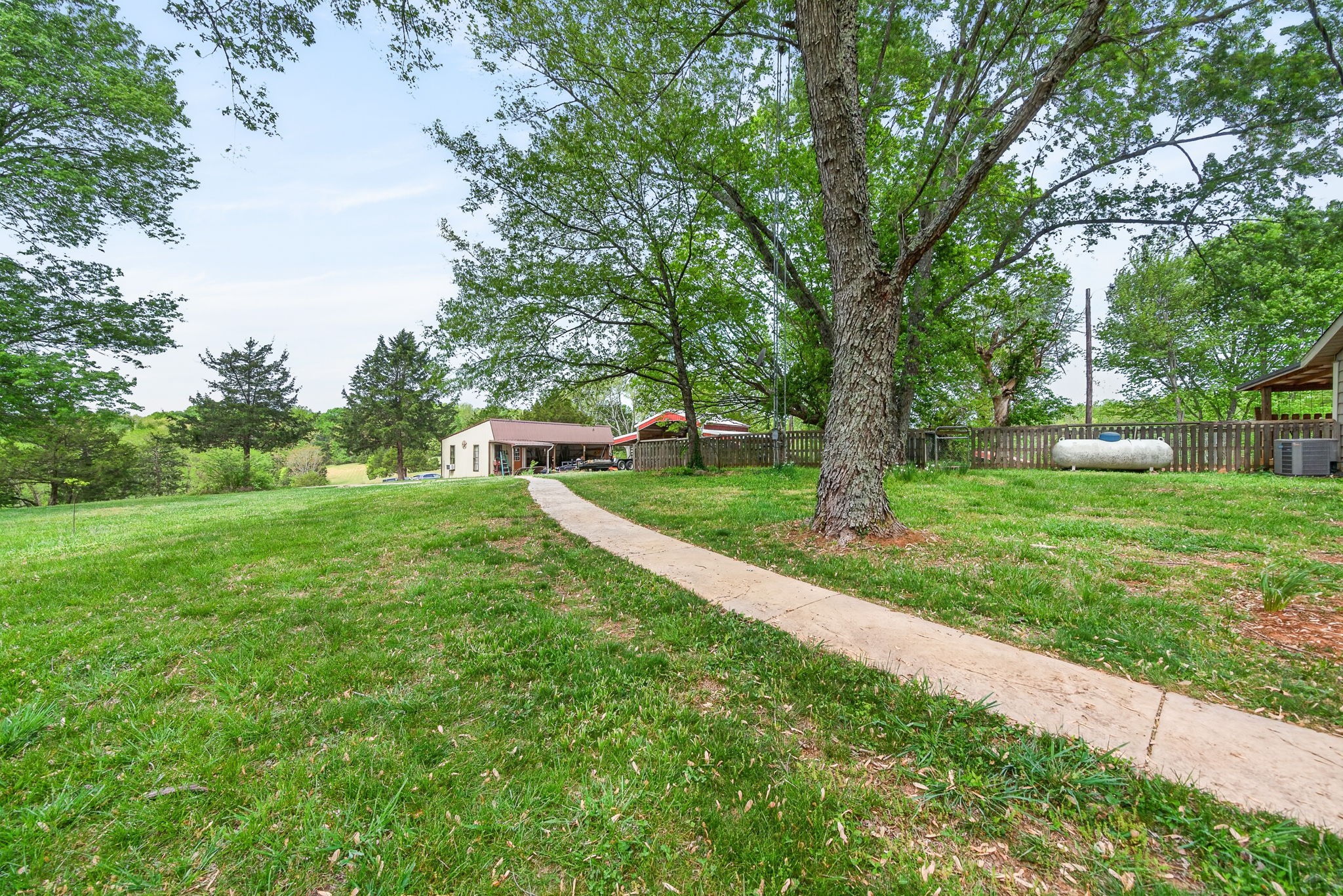 7400 Franks Ferry Road Walling TN 38587