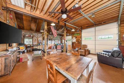 7400 Franks Ferry Road Walling TN 38587