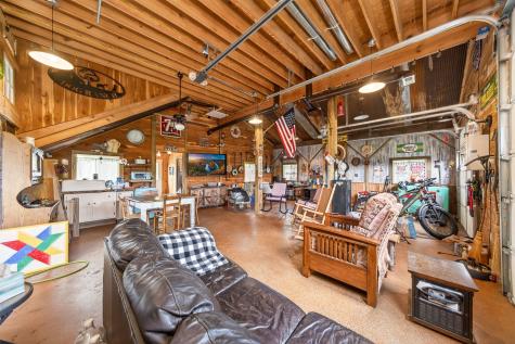 7400 Franks Ferry Road Walling TN 38587