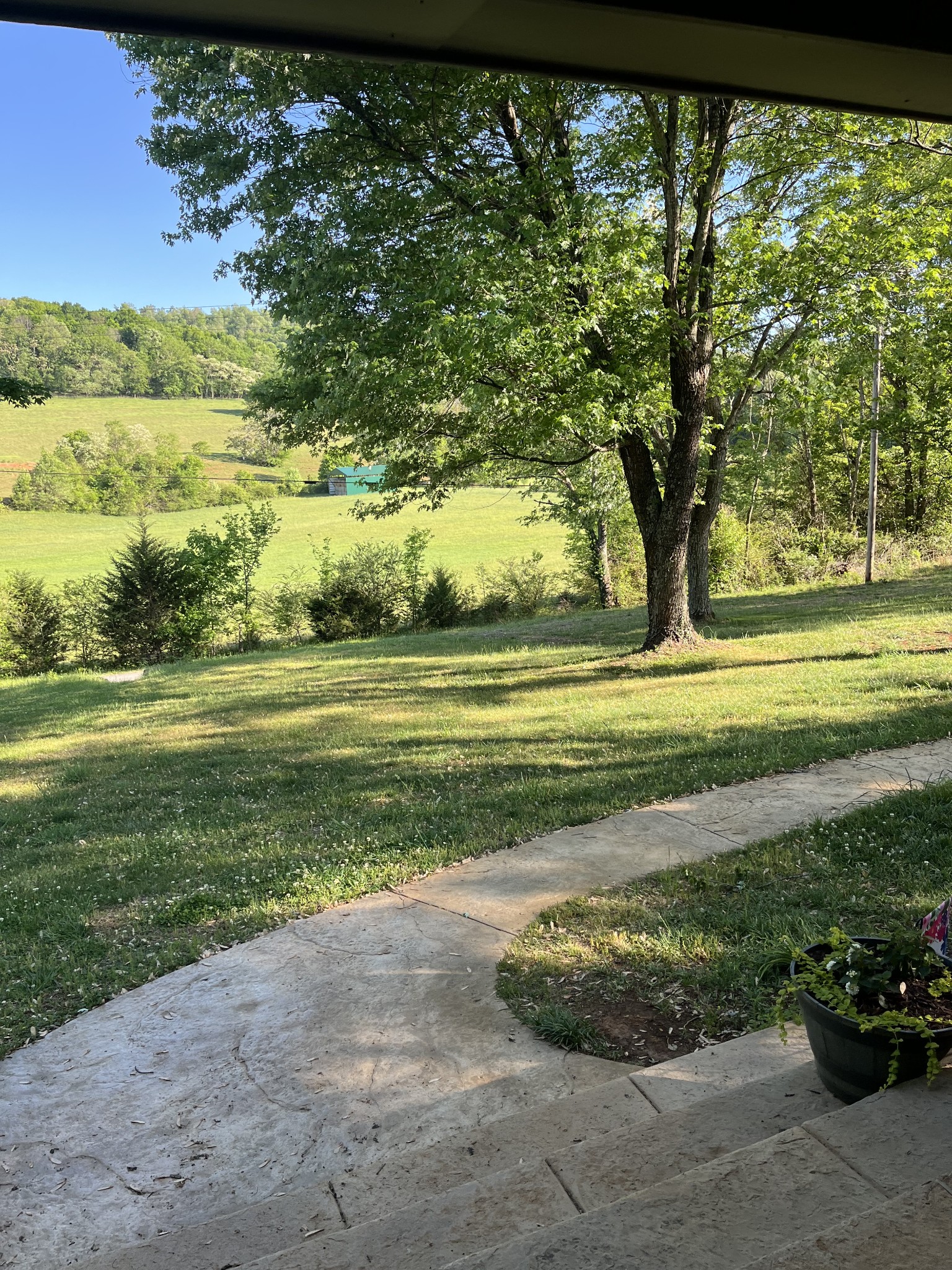 7400 Franks Ferry Road Walling TN 38587