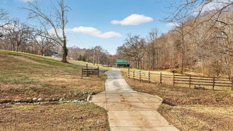 5084 Dorris Road Greenbrier TN 37073