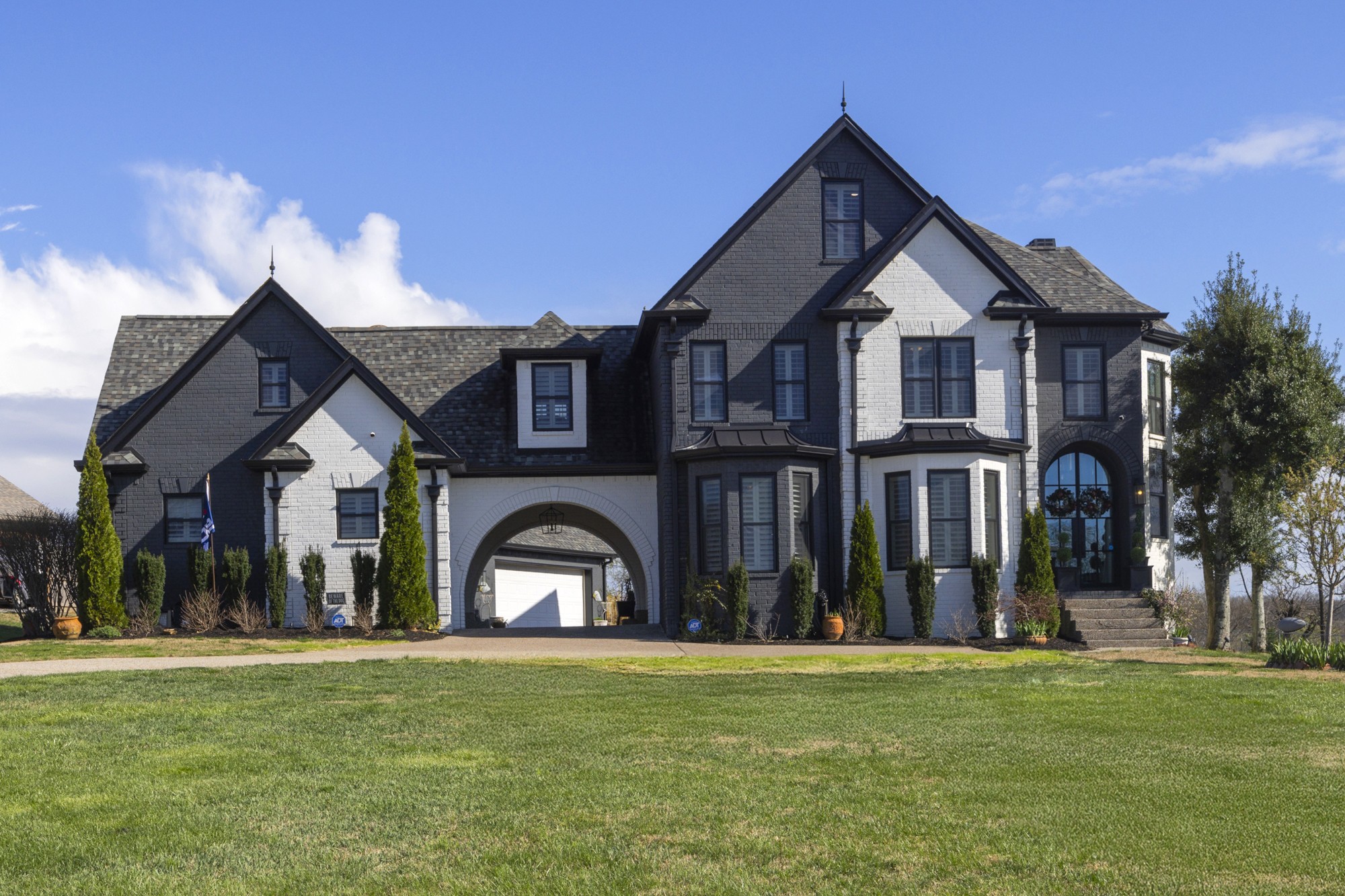 2011 Dorchester Drive Lebanon TN 37090