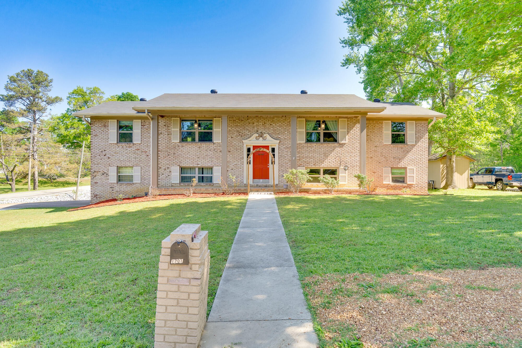 1701 Ray Jo Circle Chattanooga TN 37421