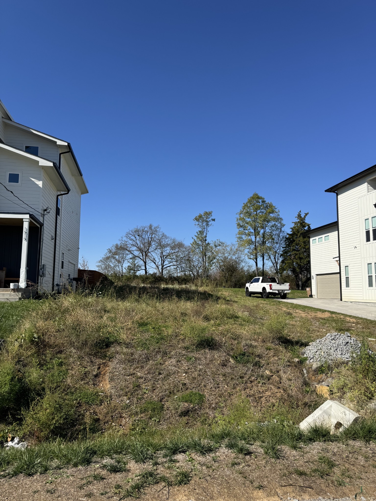 1519 E Stewarts Lane Nashville TN 37218