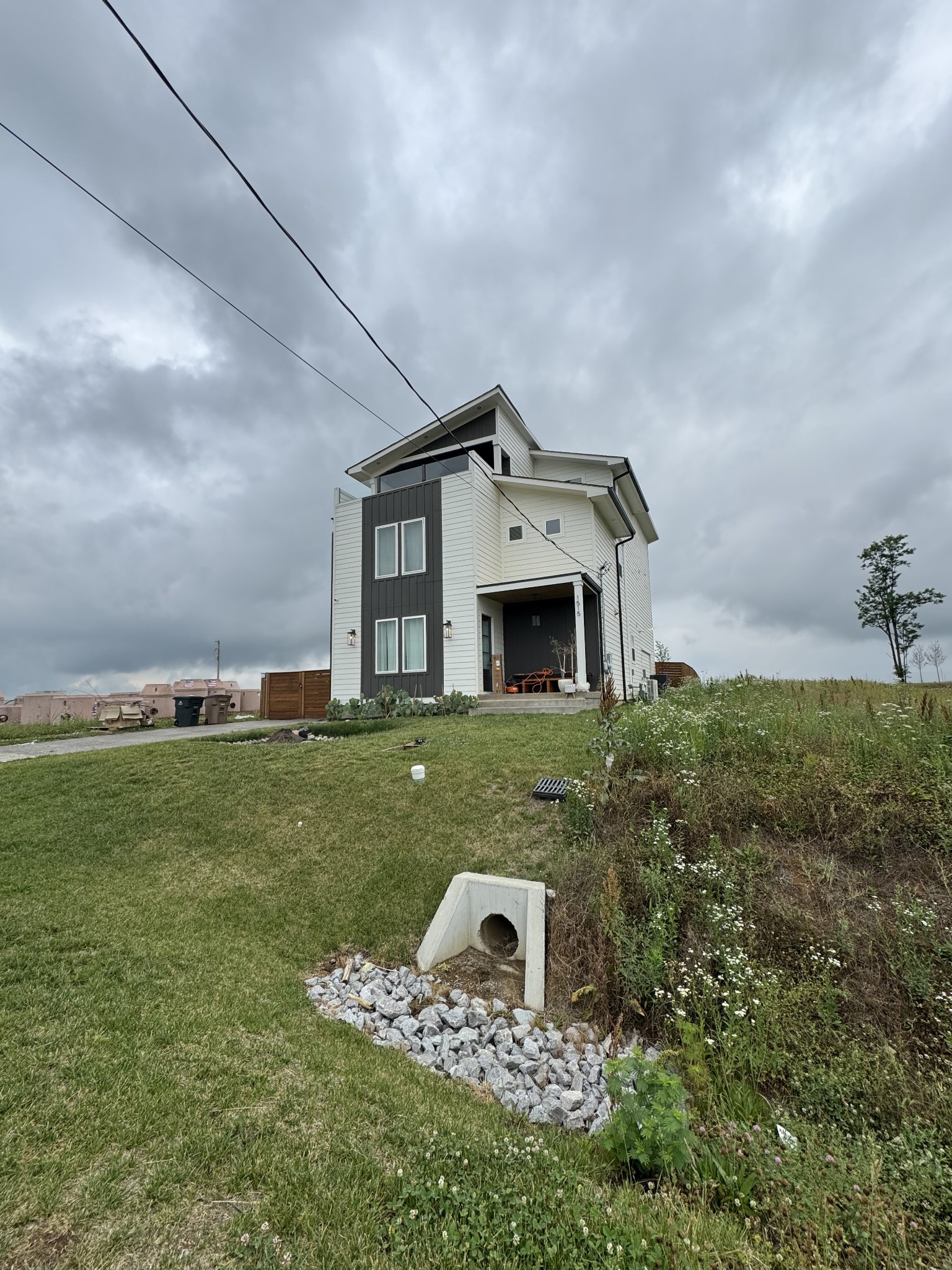 1519 E Stewarts Lane Nashville TN 37218