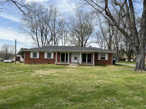 207 N Mulberry Street Cornersville TN 37047