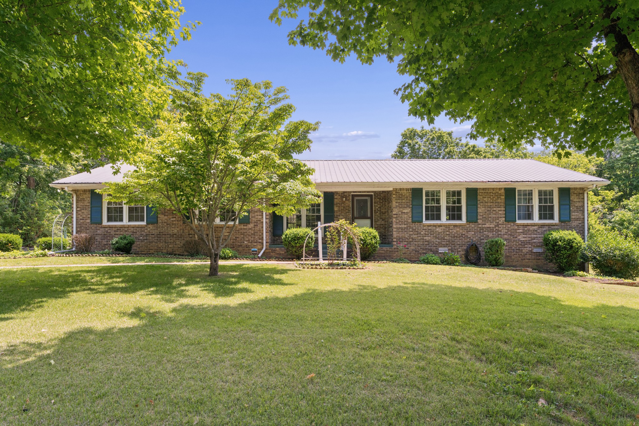 Lyles TN, 8904 Pinewood Road