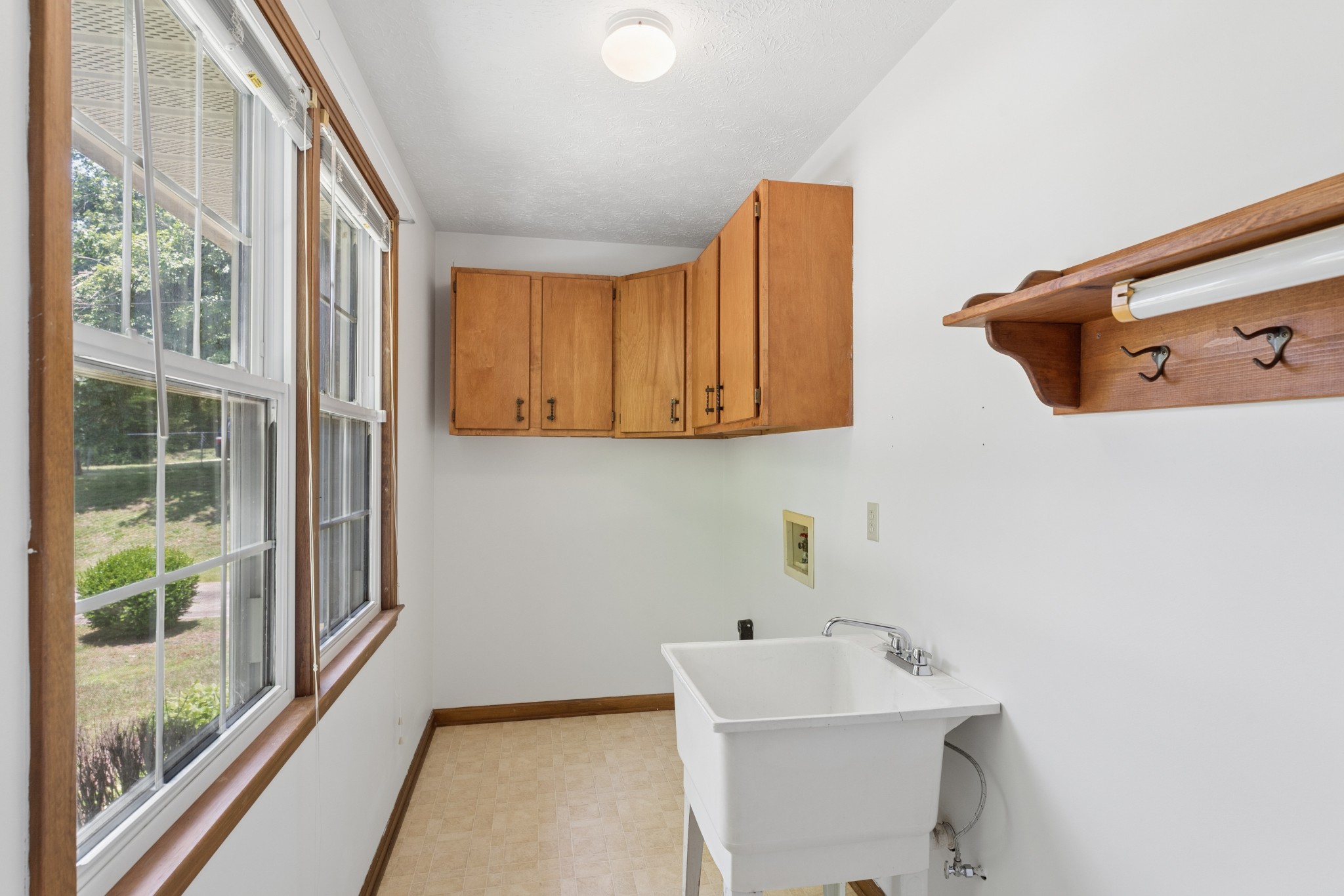 8904 Pinewood Road Lyles TN 37098