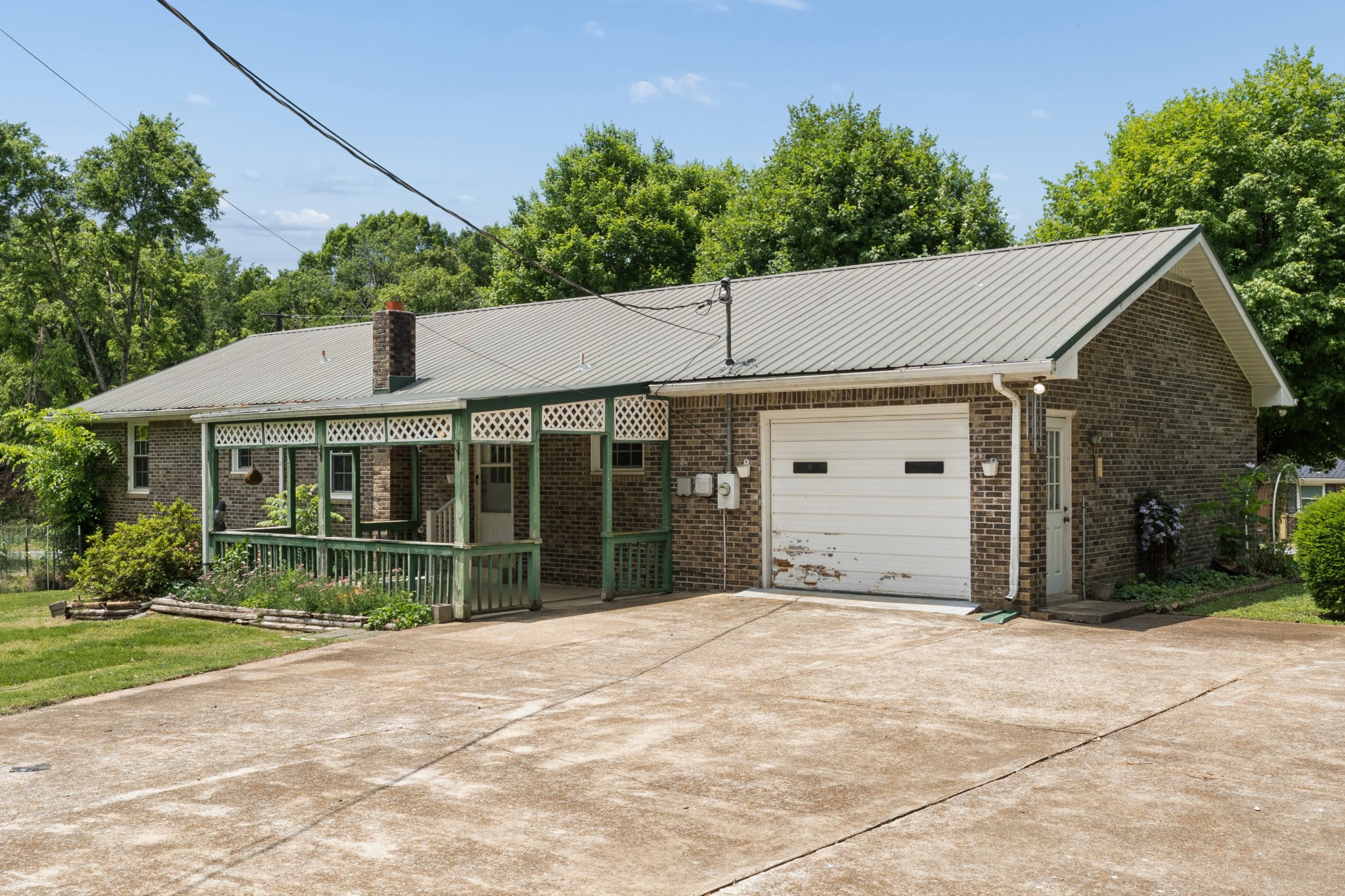 8904 Pinewood Road Lyles TN 37098