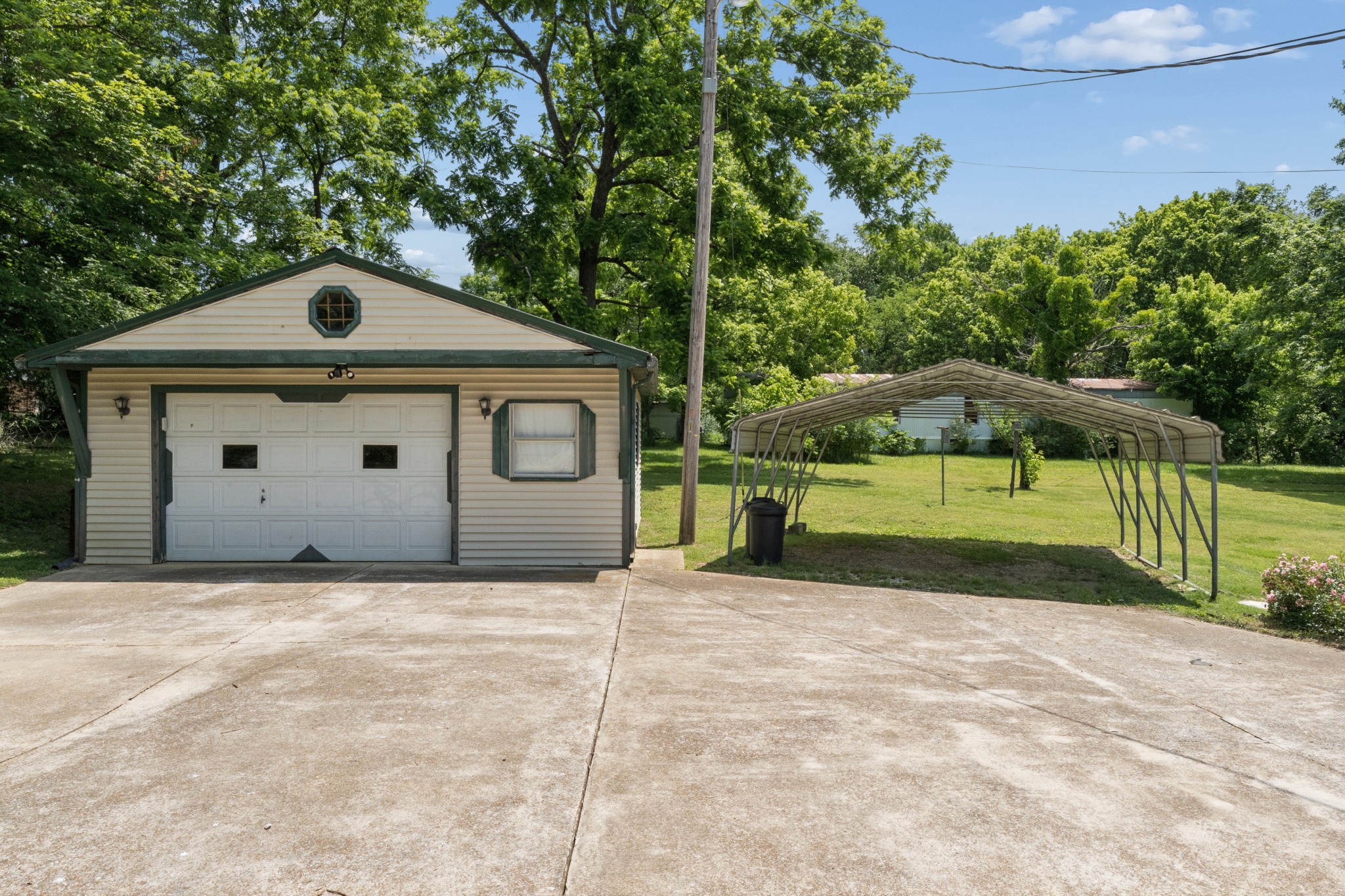 8904 Pinewood Road Lyles TN 37098