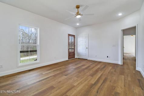 817 Dulog Trail Jamestown TN 38556