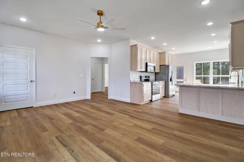817 Dulog Trail Jamestown TN 38556