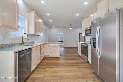 817 Dulog Trail Jamestown TN 38556