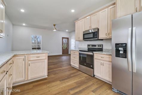 817 Dulog Trail Jamestown TN 38556