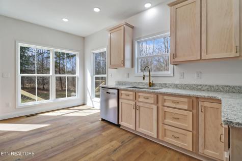 817 Dulog Trail Jamestown TN 38556