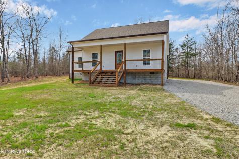 817 Dulog Trail Jamestown TN 38556