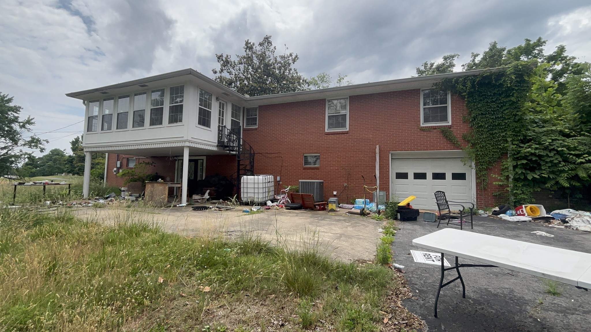 1229 N 1st Street Westmoreland TN 37186
