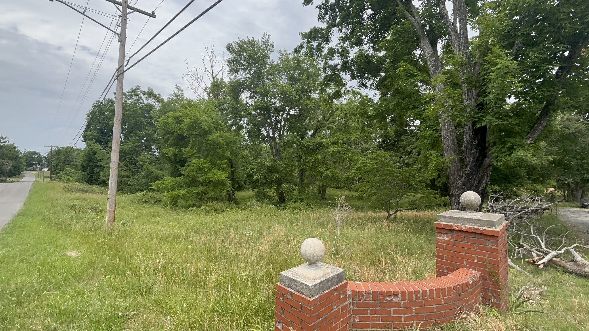 1229 N 1st Street Westmoreland TN 37186