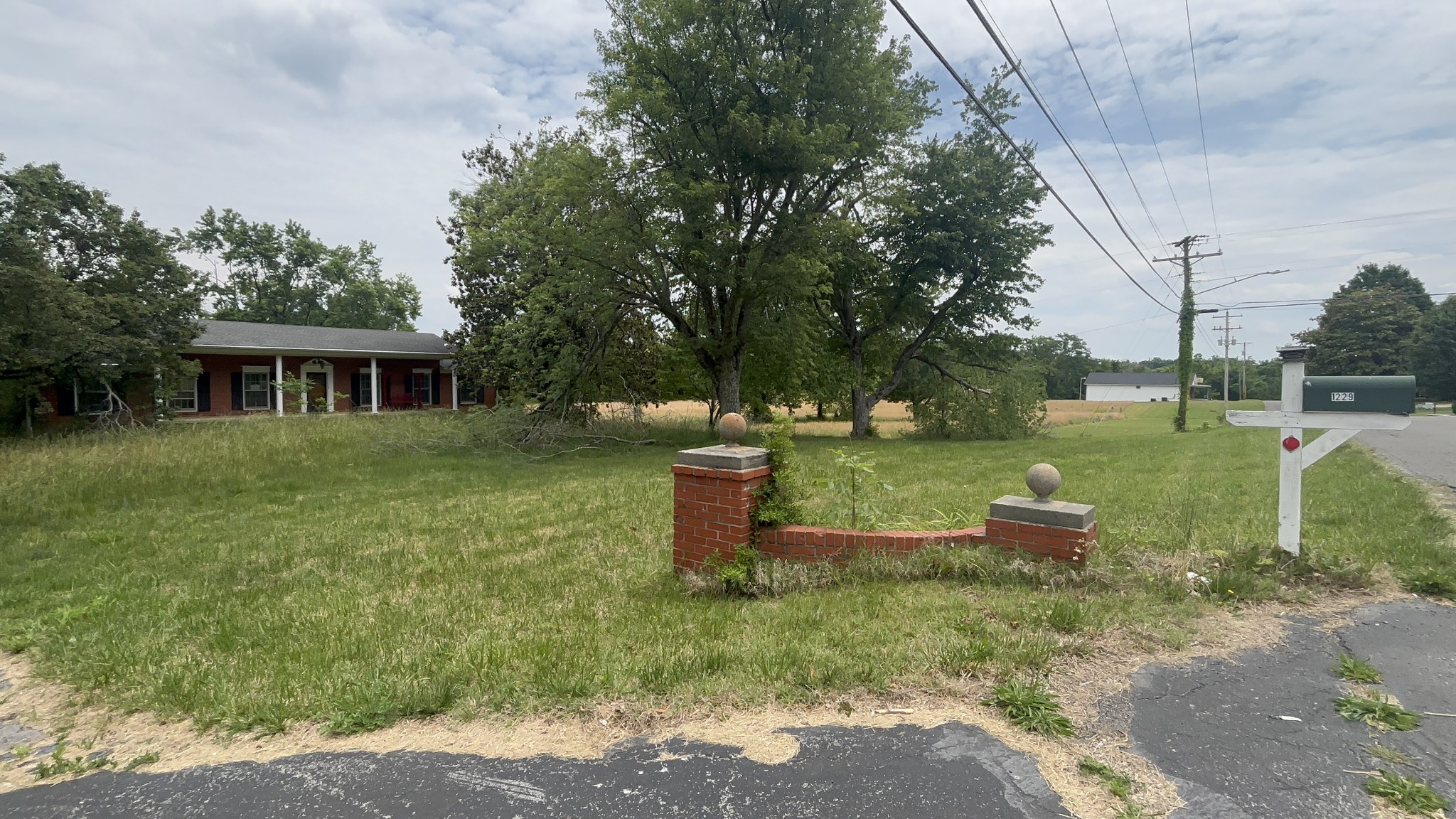 1229 N 1st Street Westmoreland TN 37186