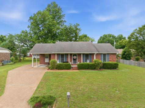 121 New Renfroe Street Lexington TN 38351