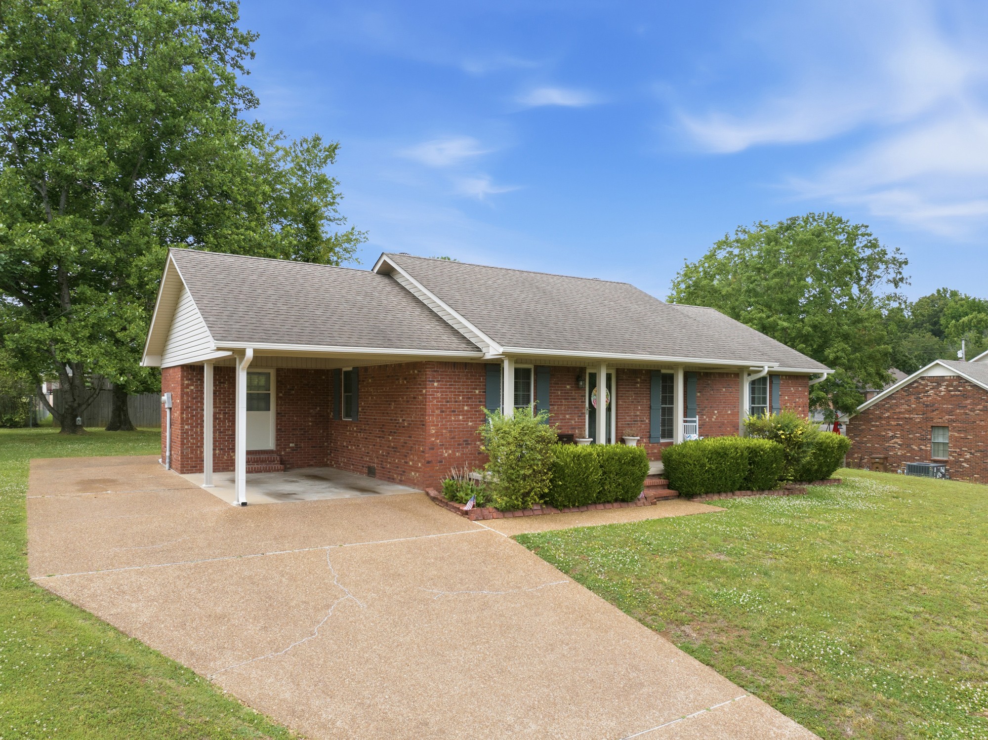 121 New Renfroe Street Lexington TN 38351