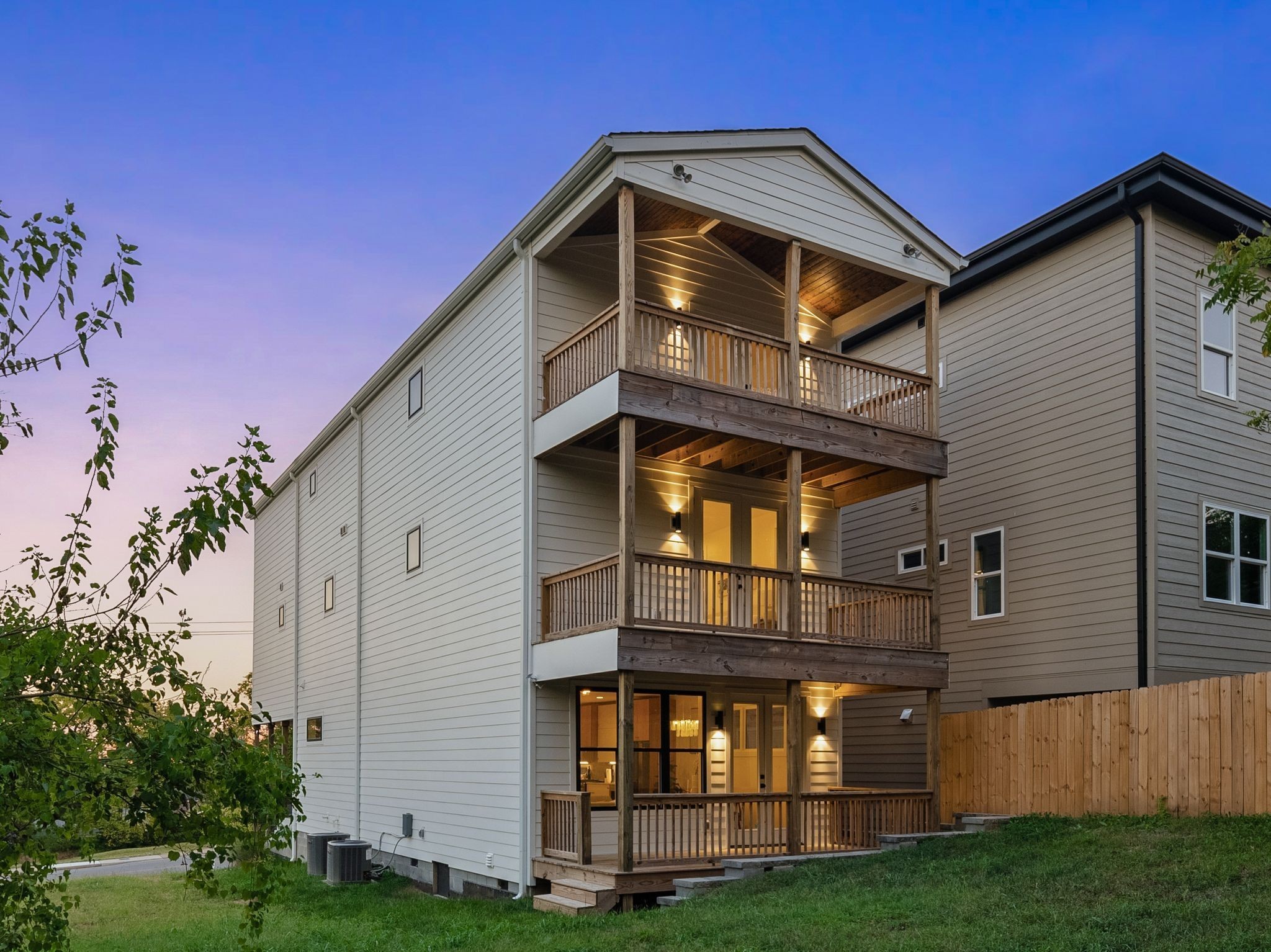 917A 33rd Ave, N Nashville TN 37209