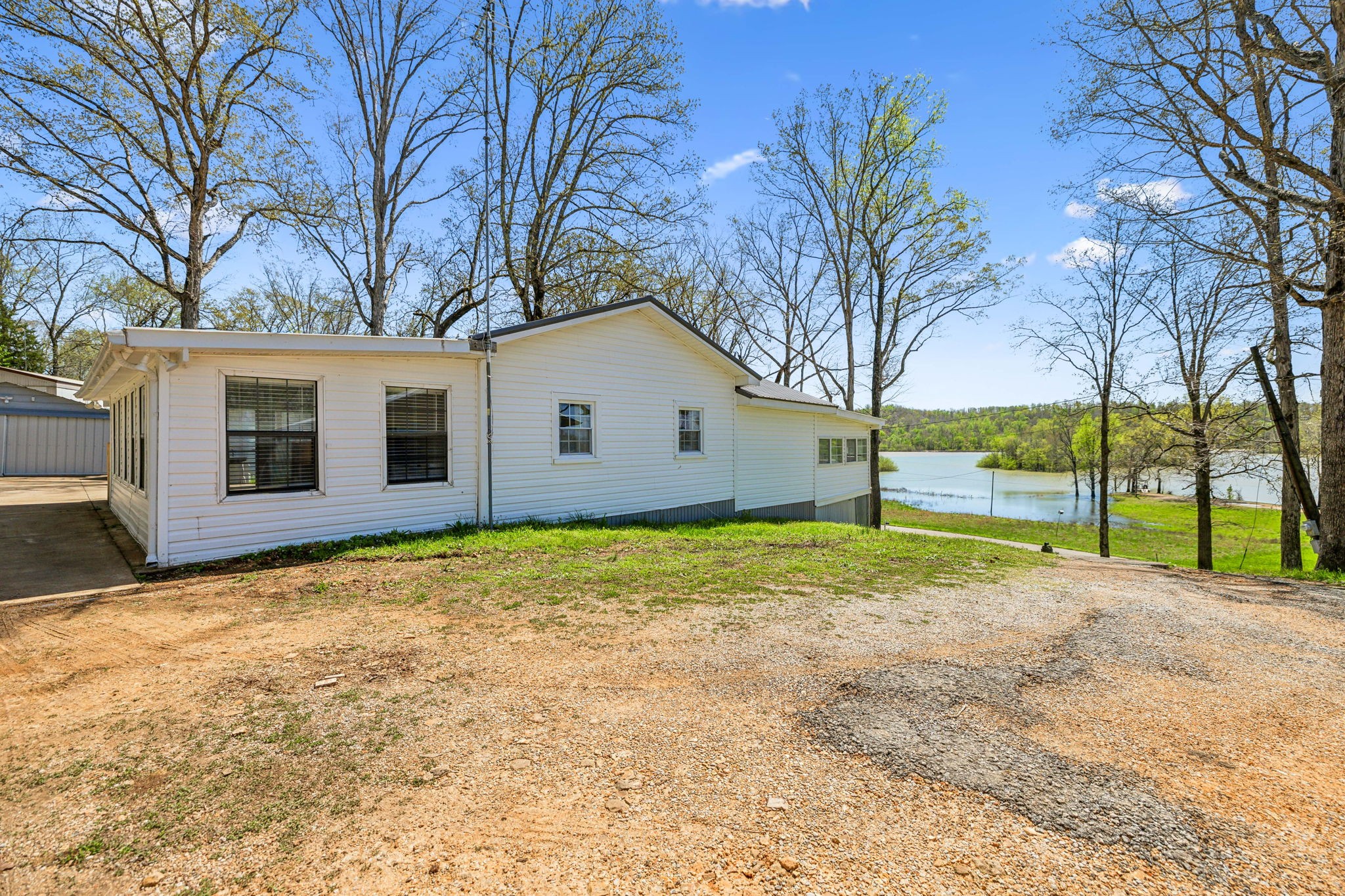 11460 Crooked Creek Road Lobelville TN 37097