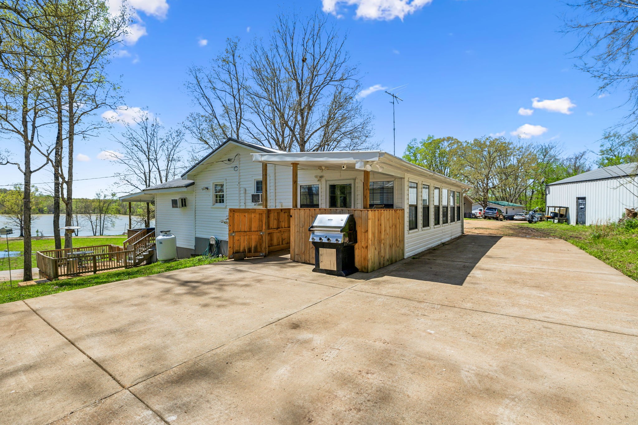 11460 Crooked Creek Road Lobelville TN 37097