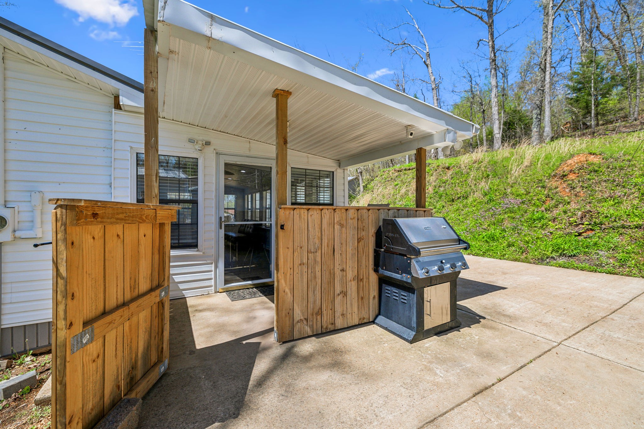 11460 Crooked Creek Road Lobelville TN 37097