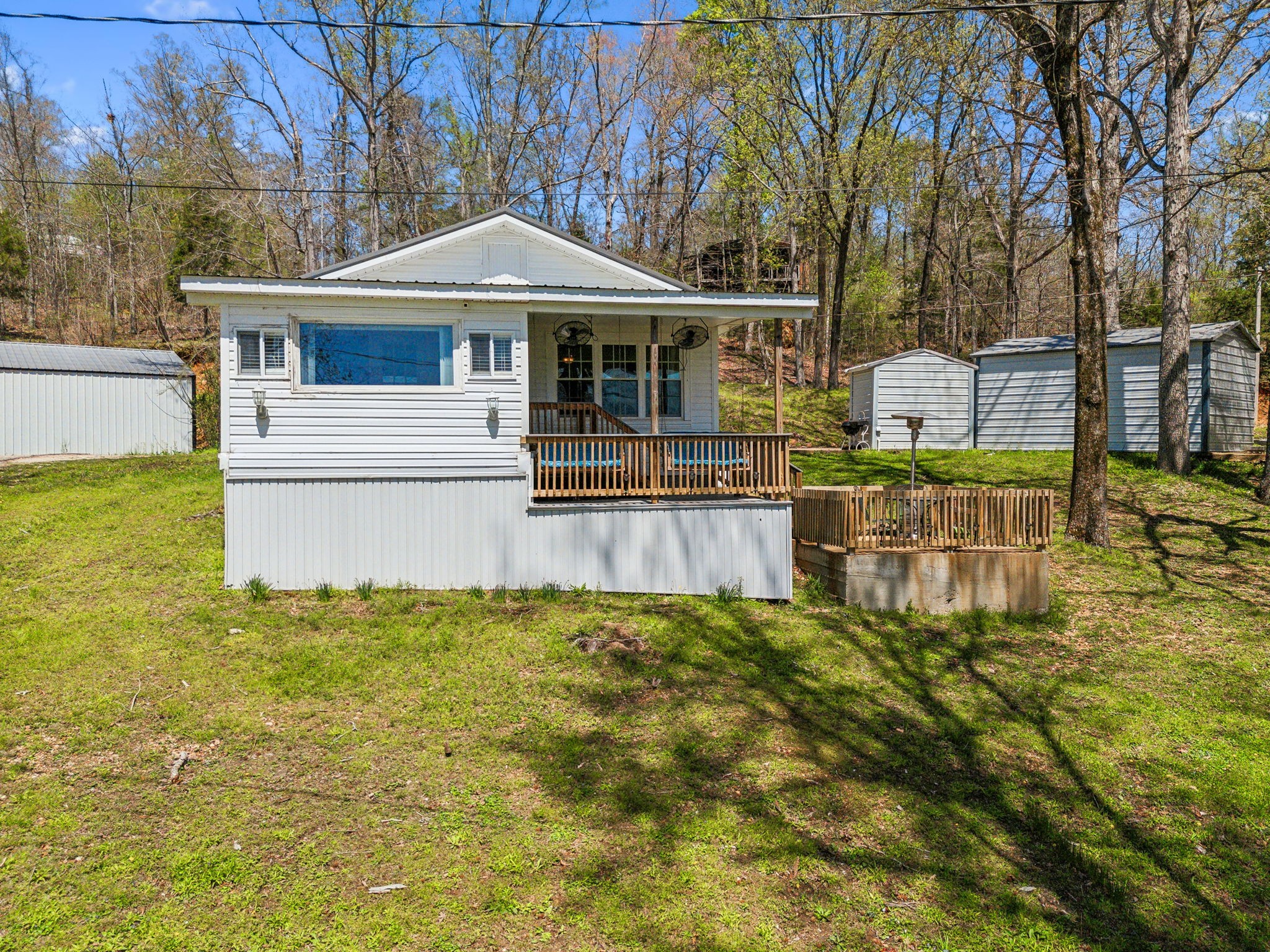 11460 Crooked Creek Road Lobelville TN 37097